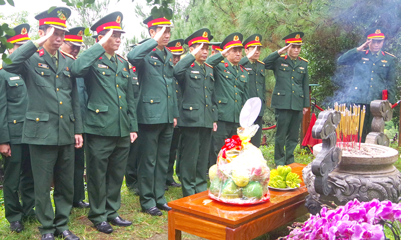 Dâng hương tưởng niệm Đại tướng Võ Nguyên Giáp