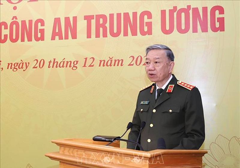 Tiếp tục vượt qua thách thức, thực hiện tốt nhiệm vụ bảo vệ an ninh, trật tự năm 2024