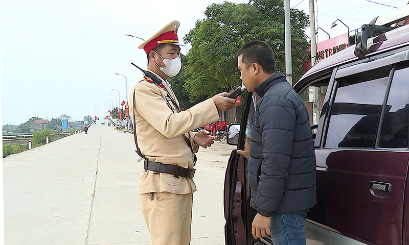Chủ động bảo đảm an toàn giao thông đợt cao điểm cuối năm
