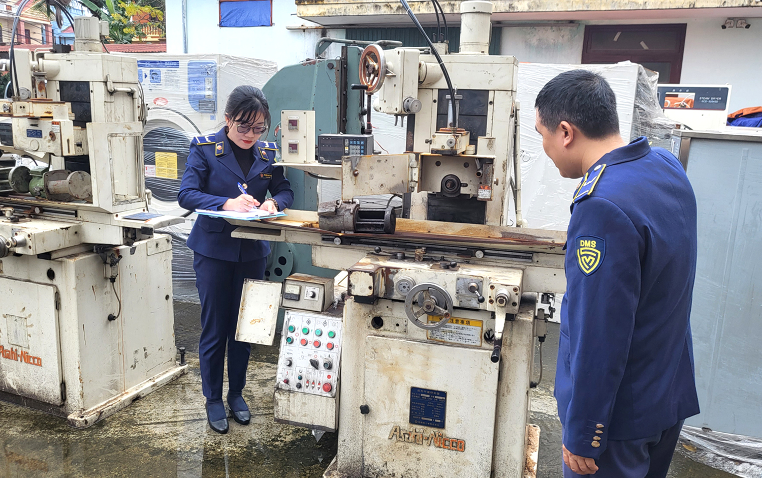 Phát hiện lô hàng hóa đã qua sử dụng, thuộc diện cấm nhập khẩu