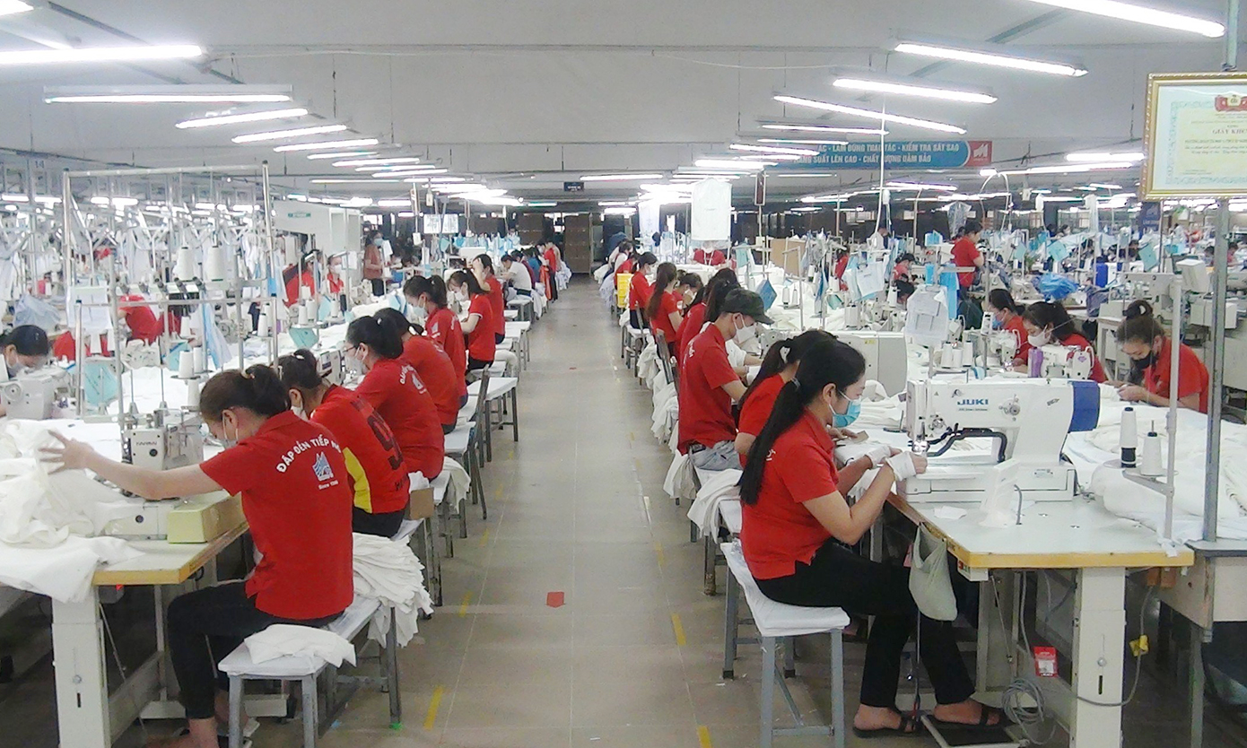 Xí nghiệp May Hà Quảng phấn đấu đạt doanh thu hơn 8,2 triệu USD