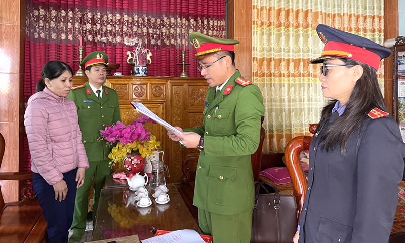 Bắt tạm giam Cửa hàng trưởng tham ô gần 1 tỷ đồng