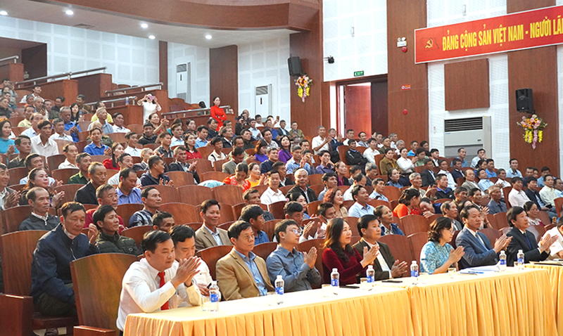 Quảng Trạch: Gặp mặt các bí thư Đảng bộ bộ phận, bí thư chi bộ, trưởng thôn, trưởng ban công tác mặt trận, trưởng chòm