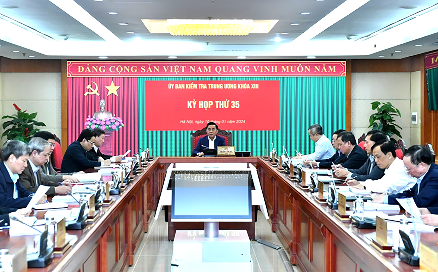 Kỳ họp thứ 35 của Ủy ban Kiểm tra Trung ương: Khai trừ Đảng 4 đồng chí