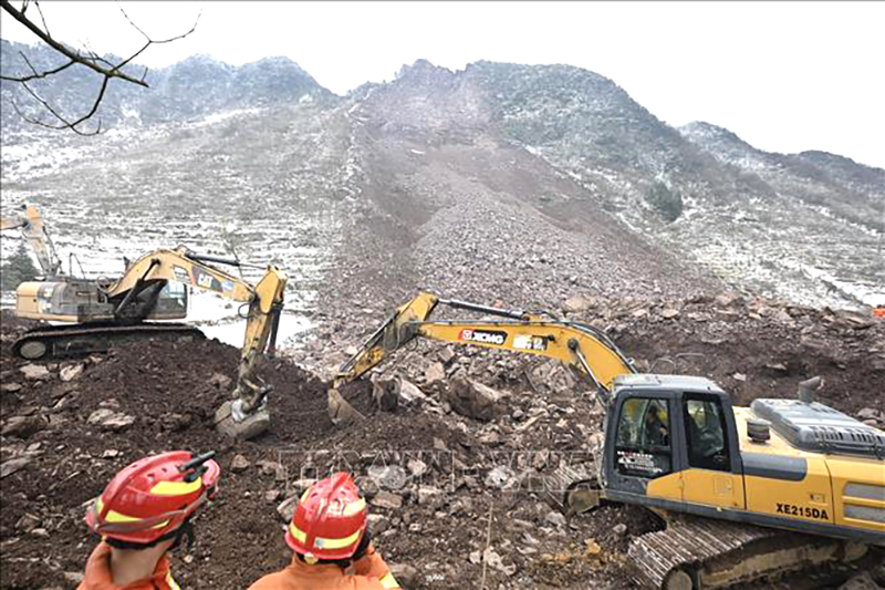 Lở đất tại Trung Quốc: Nâng mức ứng phó khẩn cấp, đẩy mạnh tìm kiếm cứu nạn