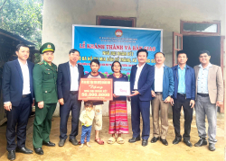 Quảng Ninh: Bàn giao nhà "Đại đoàn kết" cho hộ nghèo
