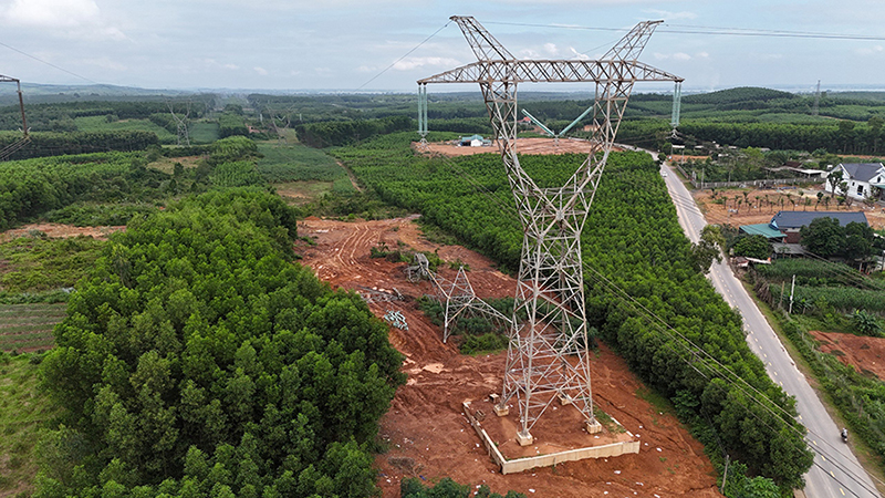 Cải tạo, di dời 20 điểm giao chéo giữa đường dây truyền tải điện và đường bộ cao tốc