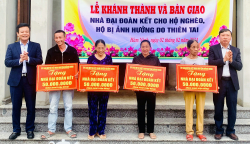 Quảng Ninh: Bàn giao nhà "Đại đoàn kết" cho hộ nghèo