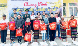 Tết ấm cho người nghèo
