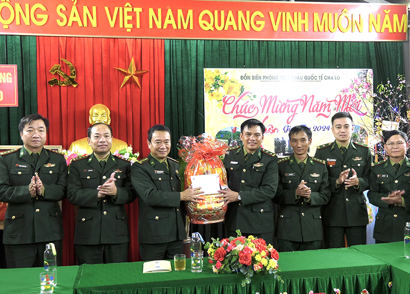 Bộ đội Biên phòng tỉnh: Kiểm tra ,chúc Tết các đơn vị trực thuộc và cấp ủy, chính quyền địa phương