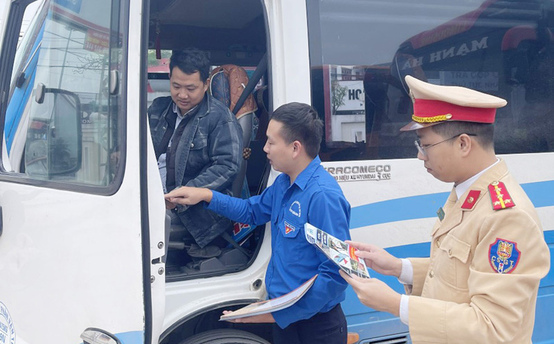 Tăng cường các giải pháp bảo đảm an toàn giao thông dịp Tết Nguyên đán Giáp Thìn 2024