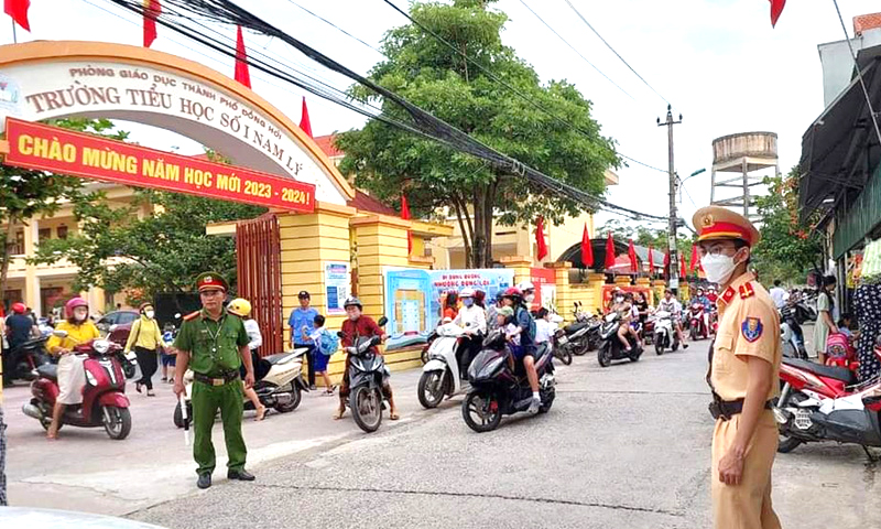 Chú trọng bảo đảm an toàn giao thông cho lứa tuổi học sinh