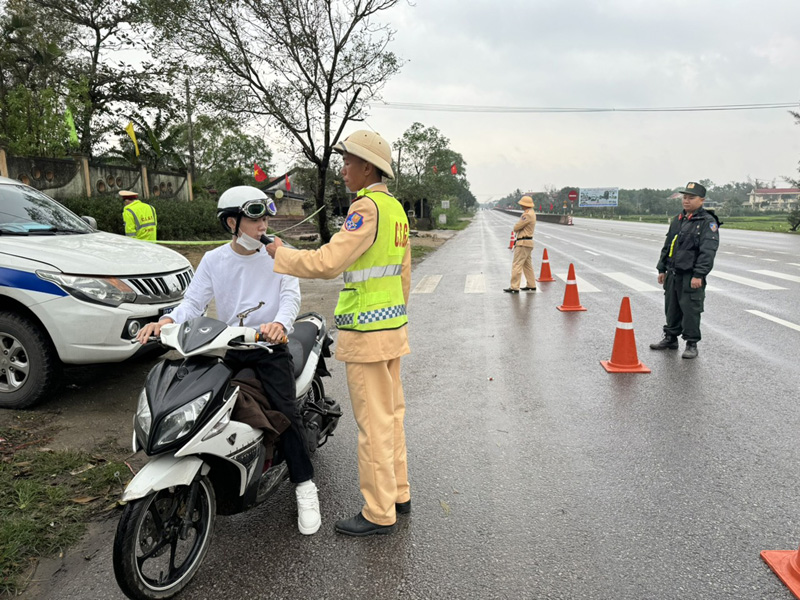 Xử phạt 170 trường hợp vi phạm trật tự an toàn giao thông