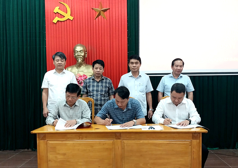 Minh Hóa: Ký cam kết trách nhiệm đối với người đứng đầu và cấp phó của người đứng đầu