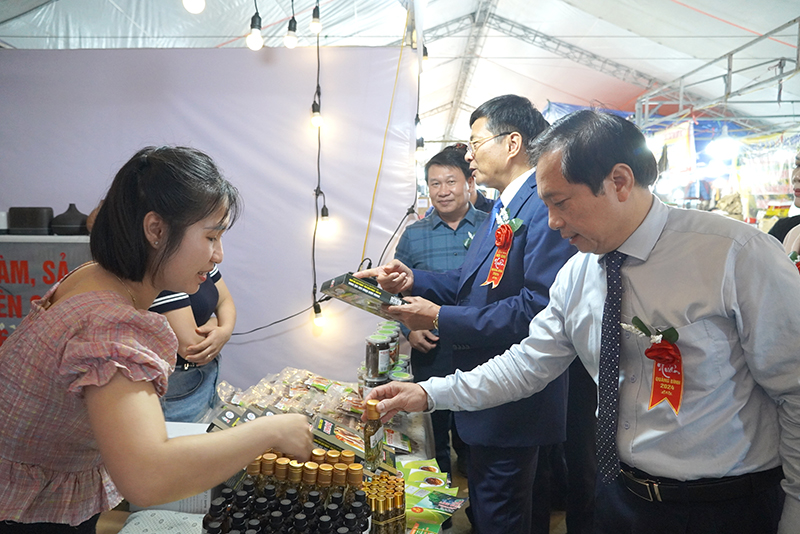 Bình ổn thị trường hàng hóa dịp Tết