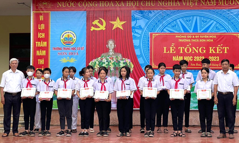 Người "thắp lửa" khuyến học