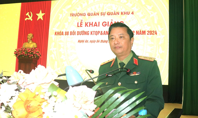 Quân khu 4 khai giảng lớp bồi dưỡng kiến thức quốc phòng và an ninh đối tượng 2 năm 2024