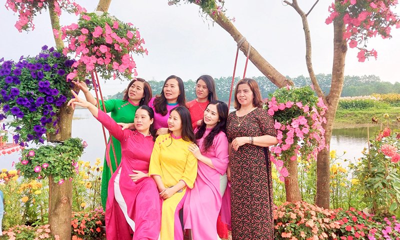 Nhiều hoạt động sôi nổi hưởng ứng Ngày Quốc tế Phụ nữ 8/3