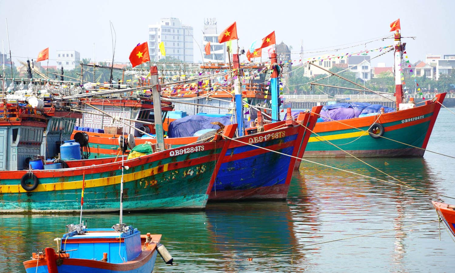 Giám sát chặt hành trình tàu cá