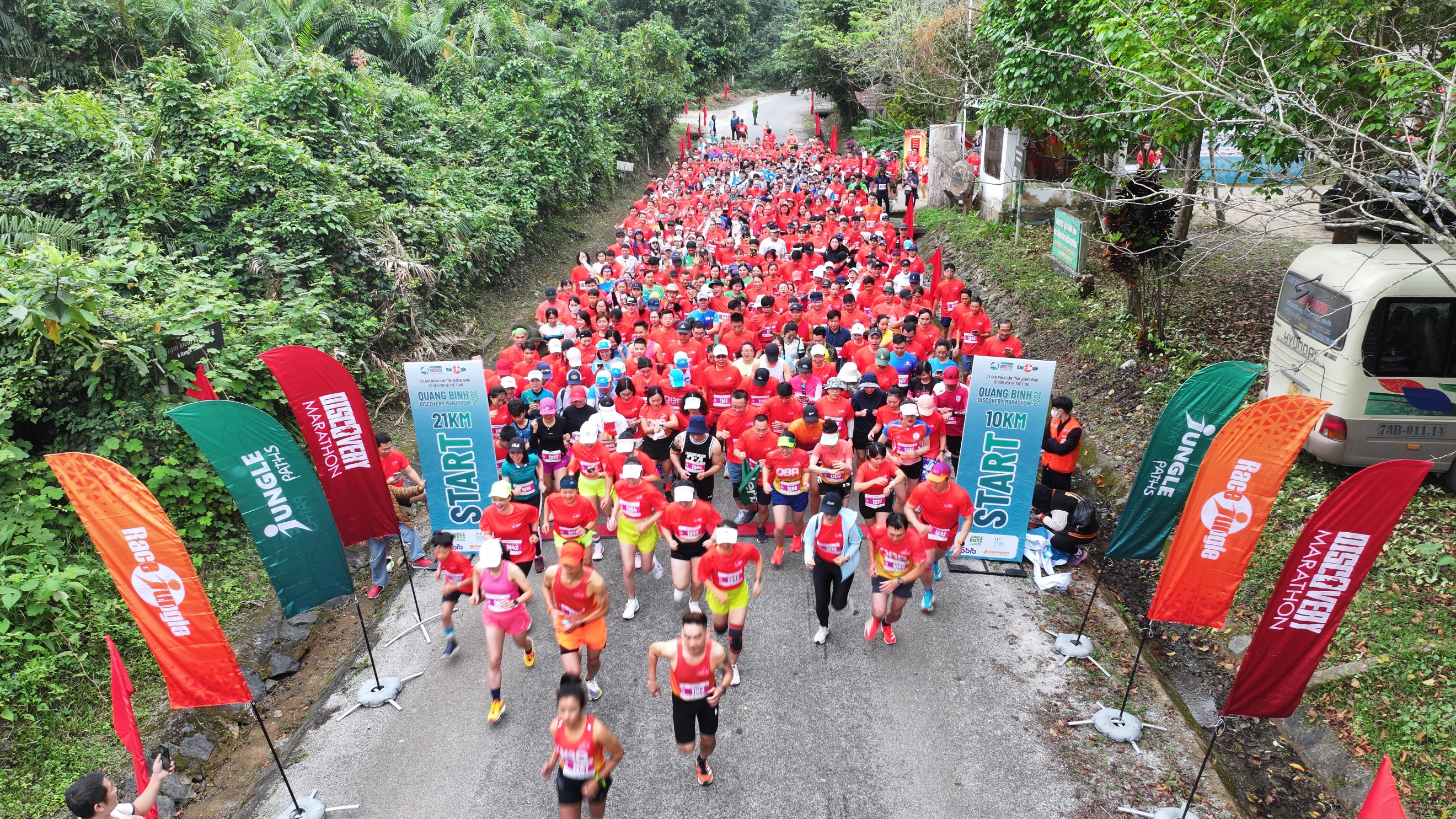 Gần 2.400 vận động viên tham gia giải Quang Binh Discovery Marathon 2024