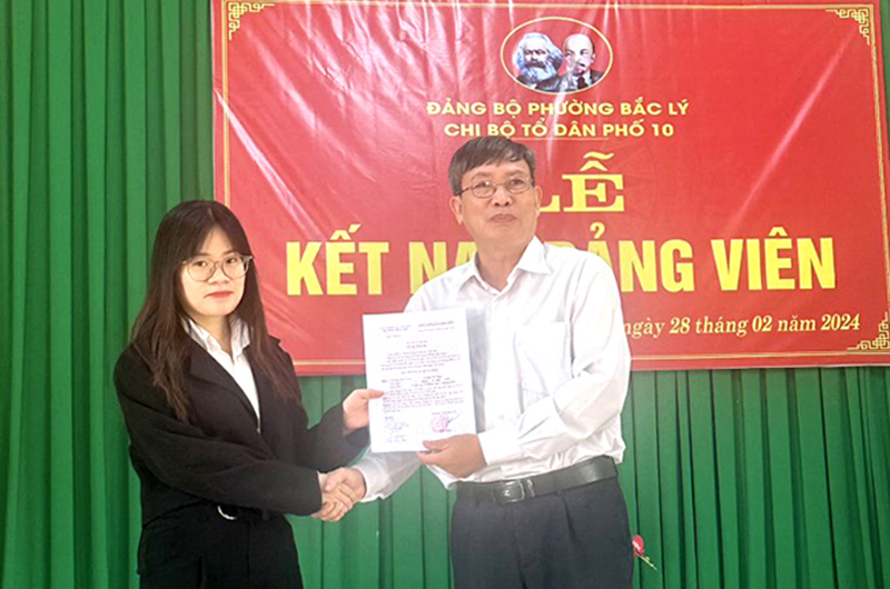 TP. Đồng Hới: Chú trọng bồi dưỡng, tạo nguồn, kết nạp đảng viên mới