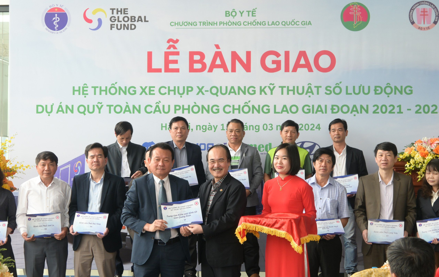 Quảng Bình được trang cấp hệ thống xe X-quang kỹ thuật số lưu động