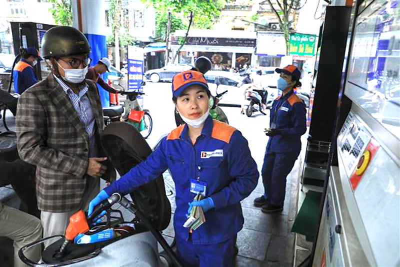 Đến hết ngày 31/3, doanh nghiệp kinh doanh xăng dầu không xuất hóa đơn điện tử sẽ bị xử lý