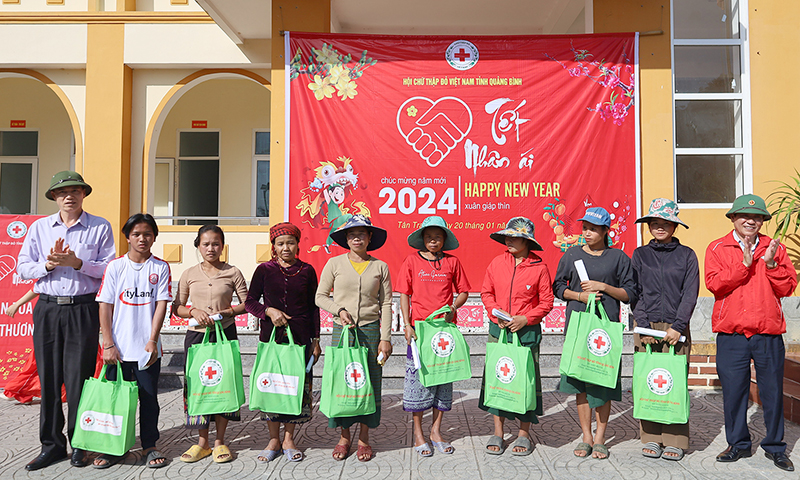 126 đơn vị ủng hộ Quỹ "Vì người nghèo" trên 3,2 tỷ đồng