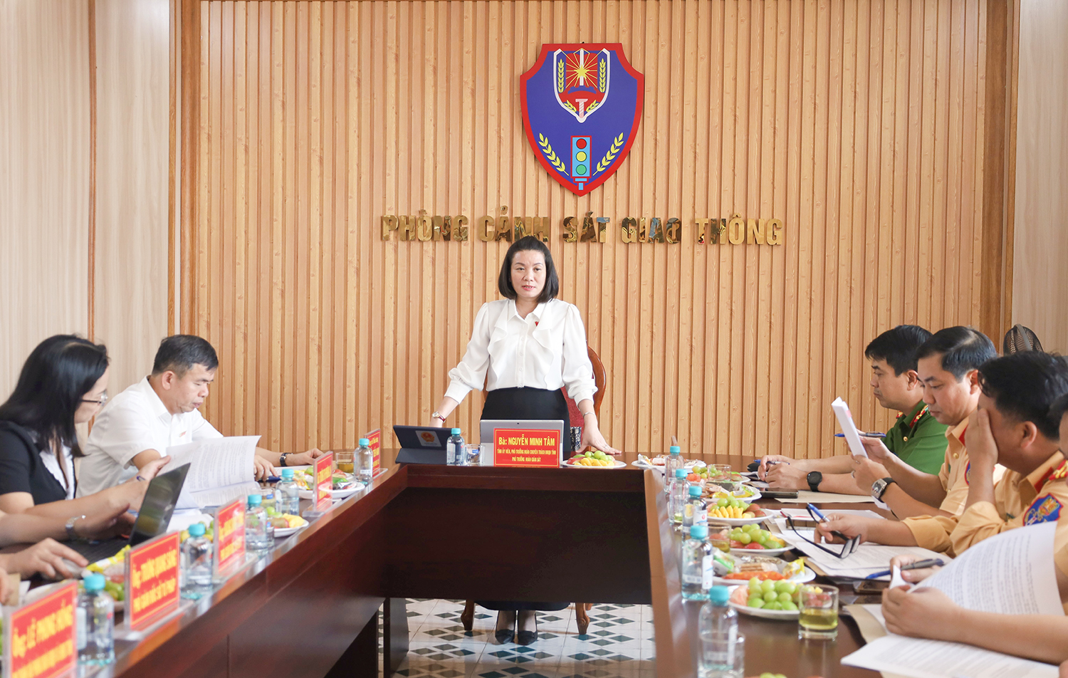 Hoàn thiện hệ thống pháp luật, bảo đảm trật tự, an toàn giao thông trong tình hình mới