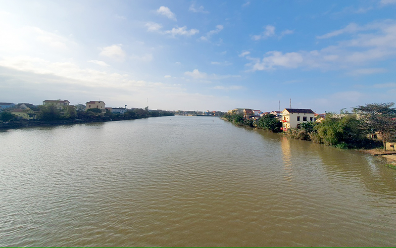 Tháng tư bên dòng Kiến Giang