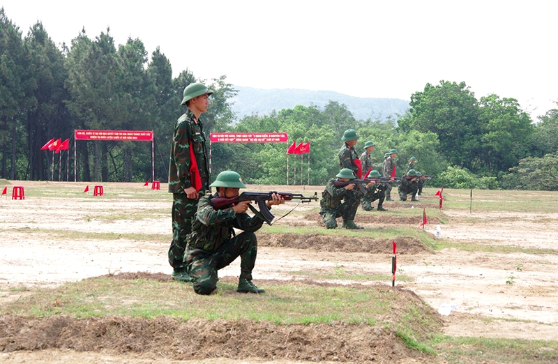 Trung đoàn bộ binh 996: Kiểm tra bắn tập vào mục tiêu bia số 7