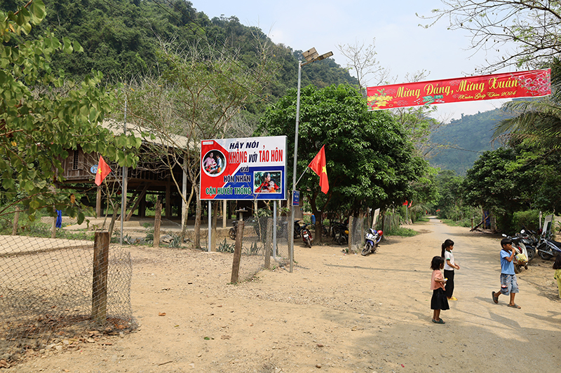 Để vơi bớt "lời ru buồn"