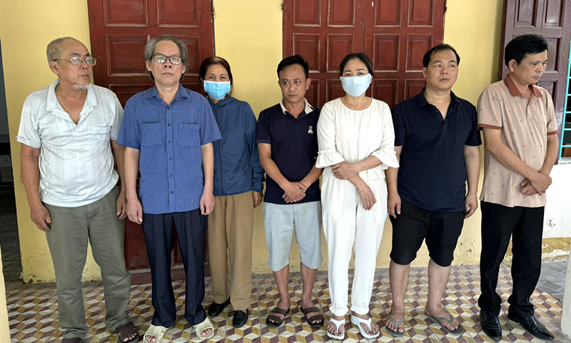 Bắt quả tang nhóm đối tượng đánh bạc, thu giữ hơn 200 triệu đồng