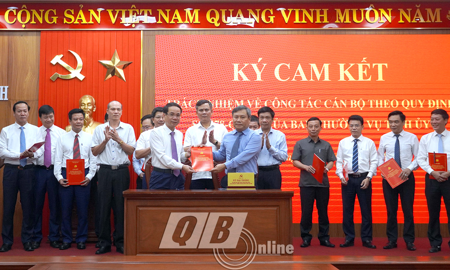 Ký cam kết trách nhiệm về công tác cán bộ theo Quy định số 478