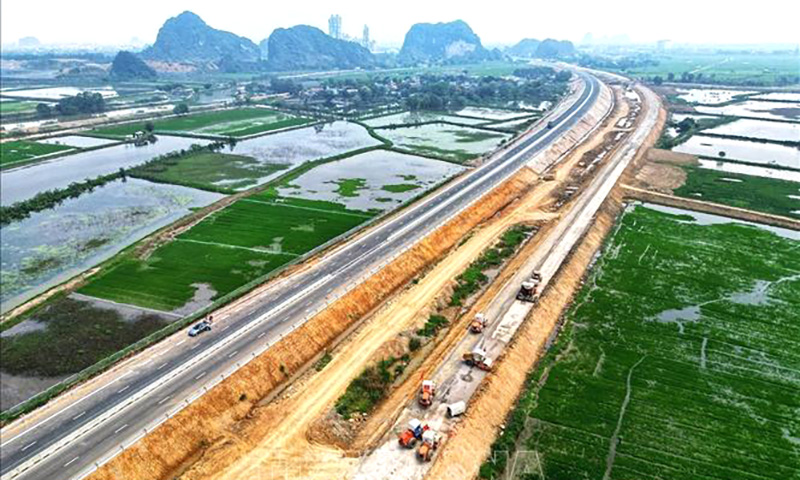 Tổng đài 1900 8099 tiếp nhận phản ánh trên các tuyến cao tốc