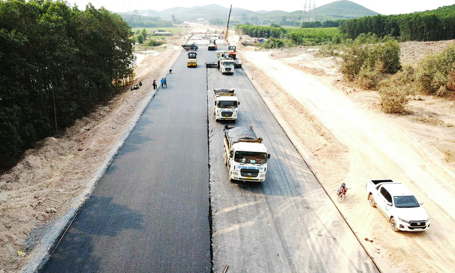 Giải phóng mặt bằng cao tốc Bắc-Nam: Liệu có cán đích đúng hạn?