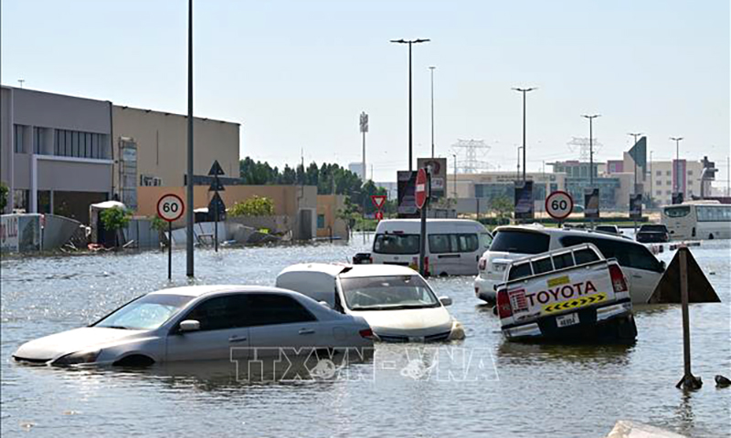 Lũ lụt lịch sử tại UAE và Oman có thể do tình trạng nóng lên toàn cầu