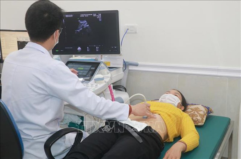 Đề xuất tăng thêm quyền lợi cho lao động nữ để thu hút người tham gia BHXH tự nguyện