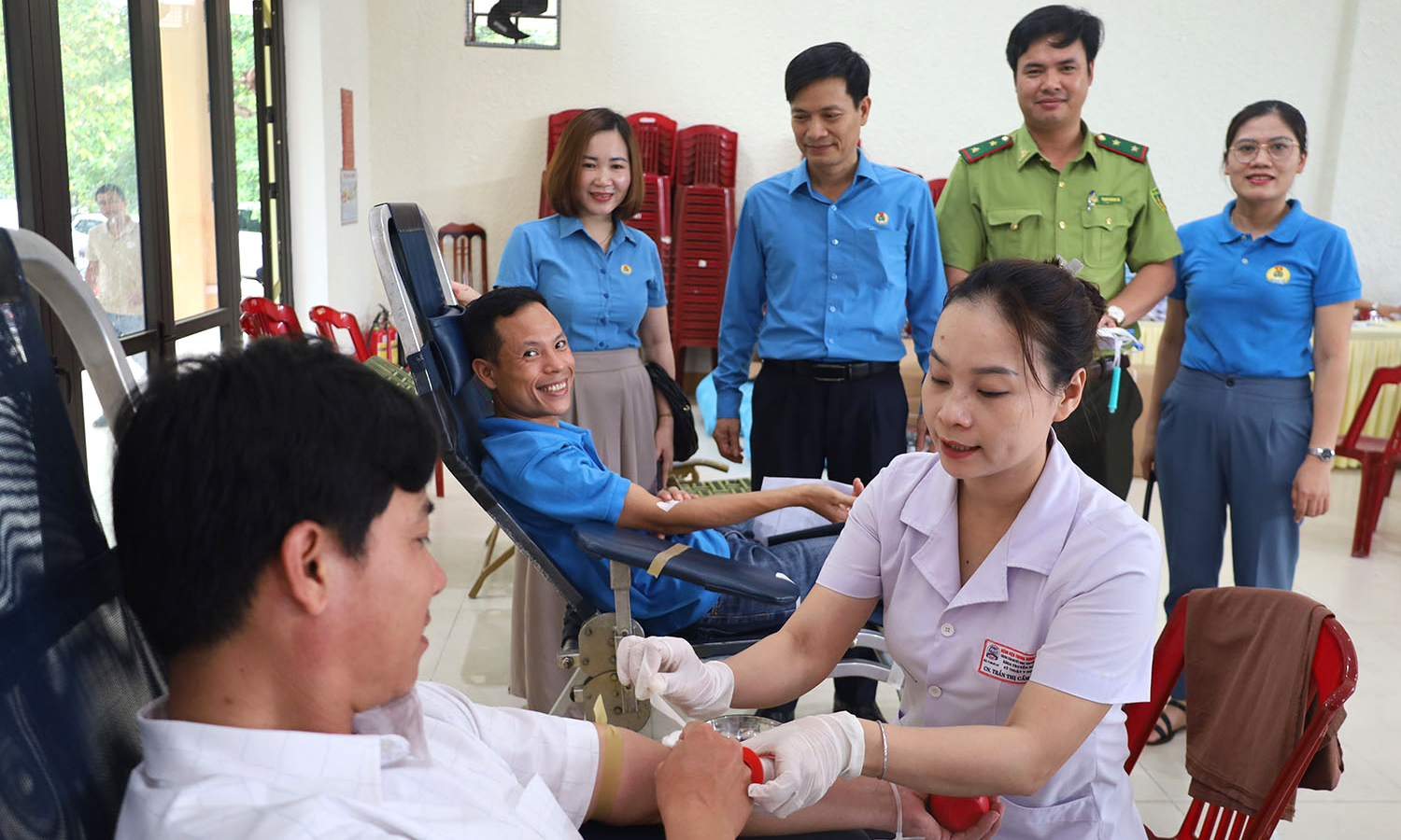 "Hiến giọt máu đào-Trao đời sự sống"