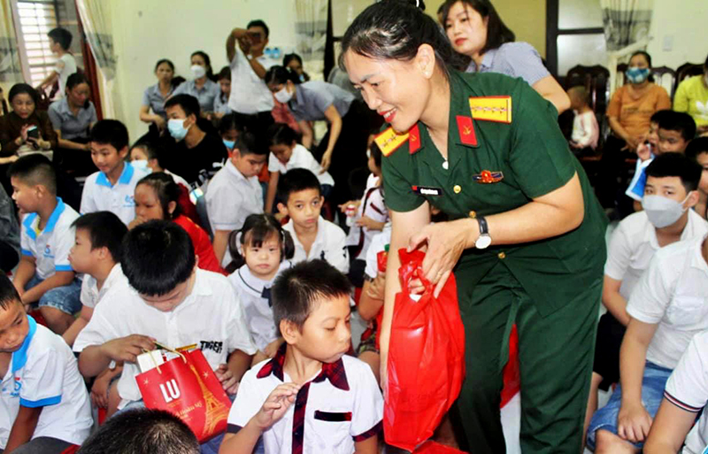 Nữ "thủ lĩnh" gương mẫu, tận tụy với công việc