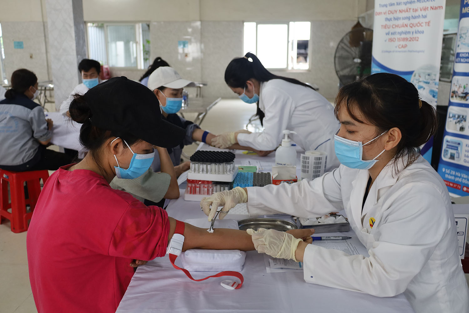 Công ty TNHH Medlatec Quảng Bình: Hỗ trợ trên 15.500 test xét nghiệm miễn phí