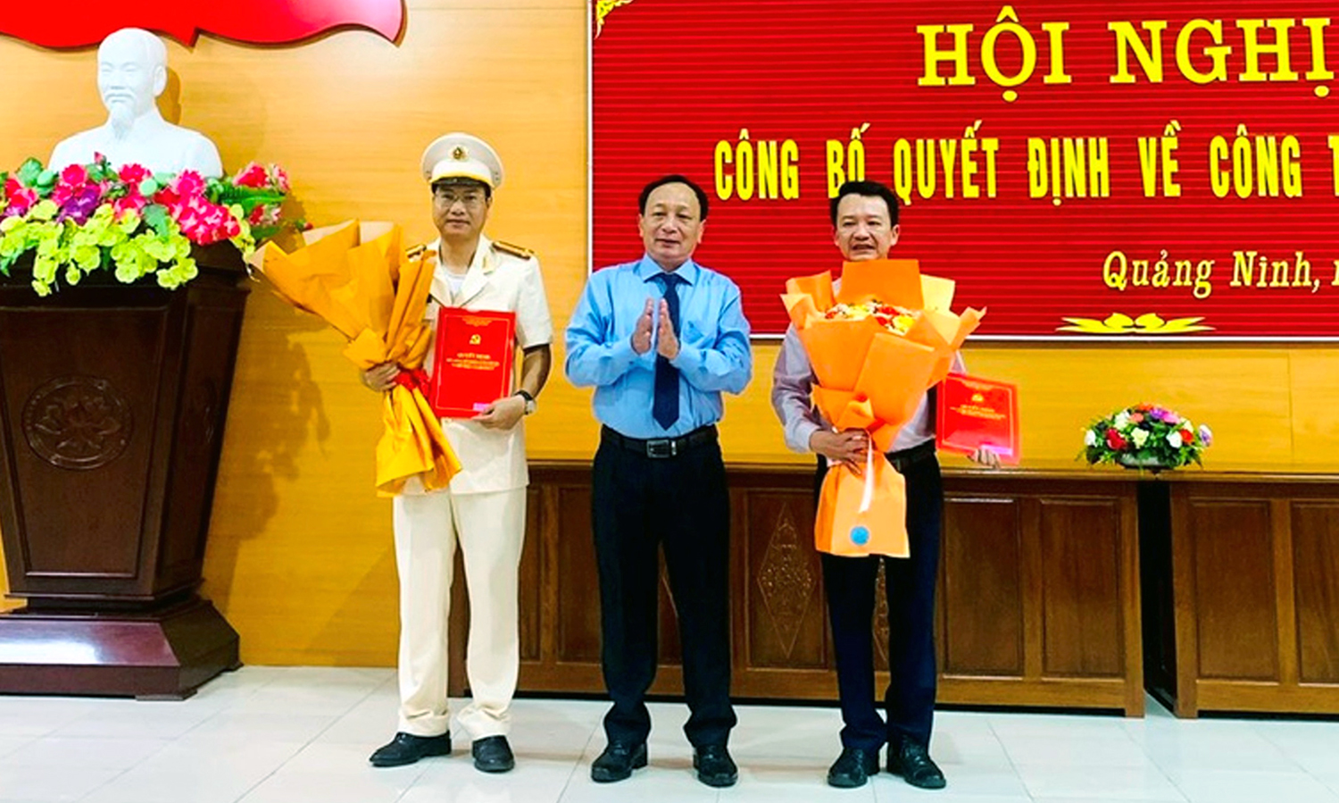 Công bố các quyết định về công tác cán bộ