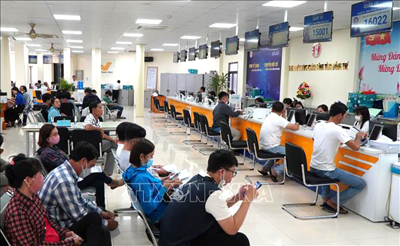 Thủ tướng chỉ thị tiếp tục đẩy mạnh cắt giảm, đơn giản hóa thủ tục hành chính