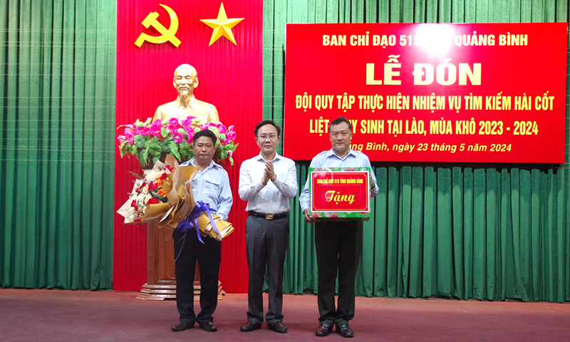 Ban Chỉ đạo 515 tỉnh động viên, tặng quà cán bộ, nhân viên Đội 589