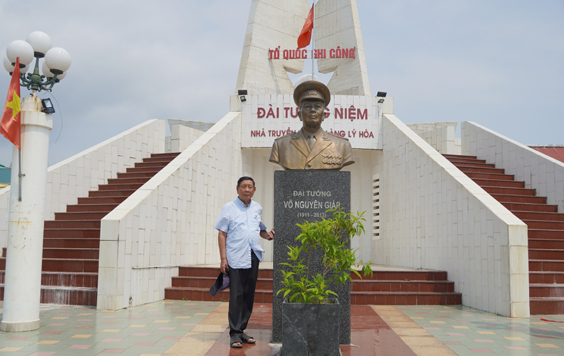 Nặng lòng với quê hương