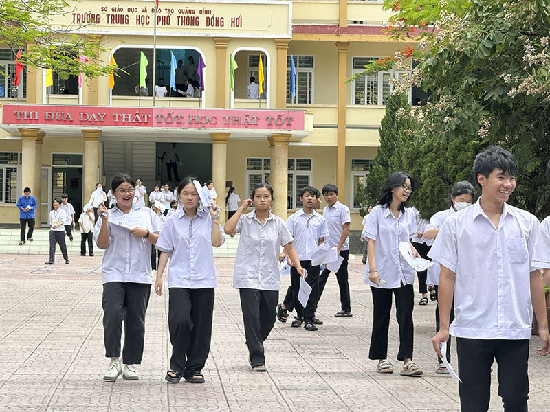 Buổi thi đầu tiên kỳ thi tuyển sinh vào lớp 10 THPT năm học 2024-2025: An toàn, nghiêm túc