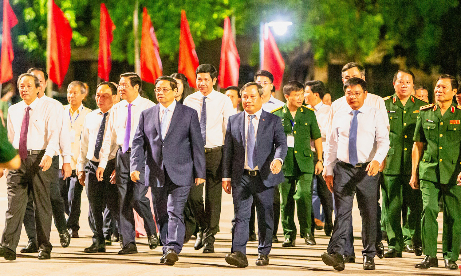 Ngày vui trên quê hương