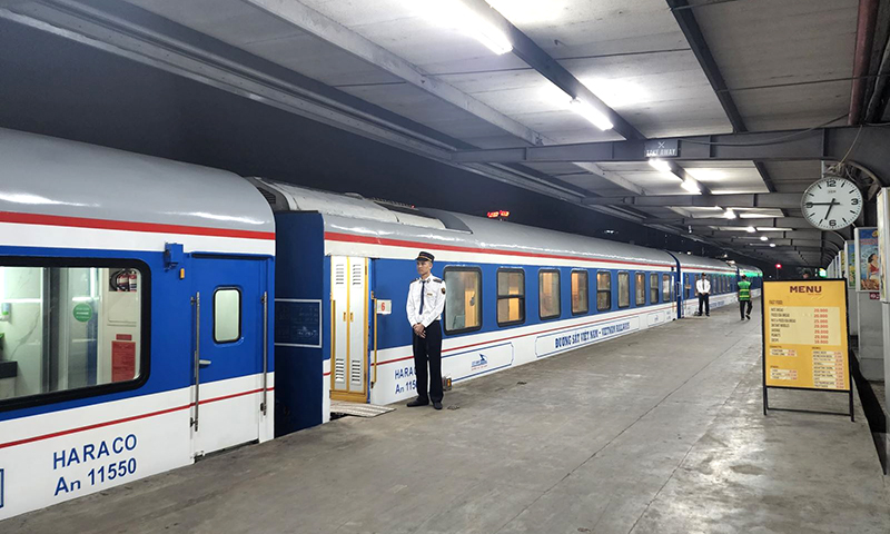 Đường sắt giảm giá vé tàu cho học sinh đi thi