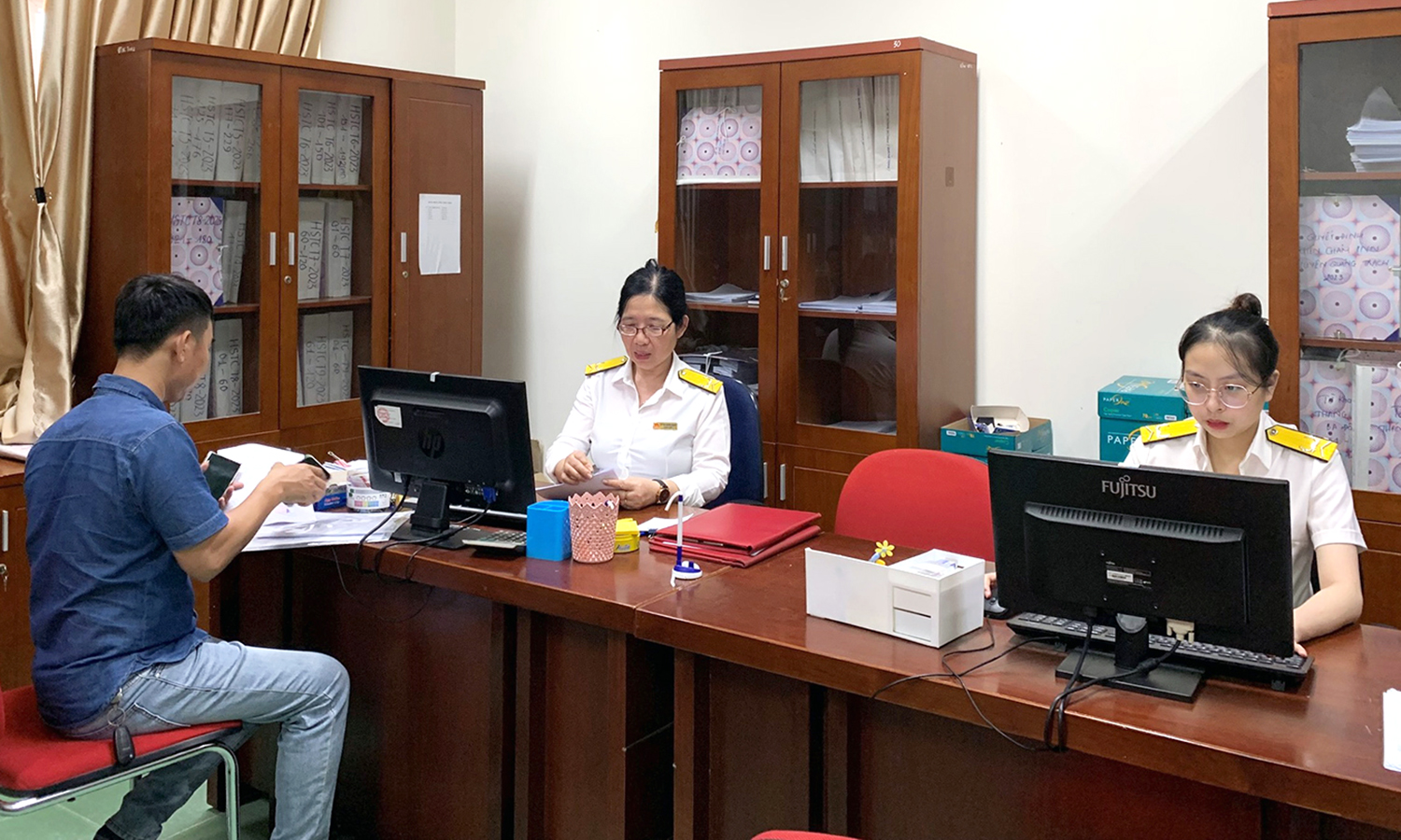 Tạm hoãn xuất cảnh đối với 55 chủ doanh nghiệp nợ thuế