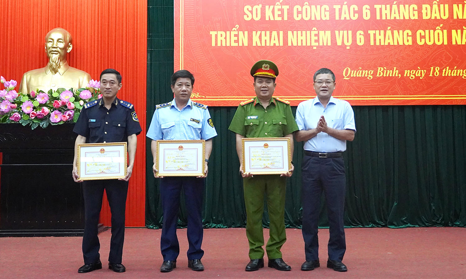 Đẩy mạnh công tác phòng, chống buôn lậu, gian lận thương mại và hàng giả